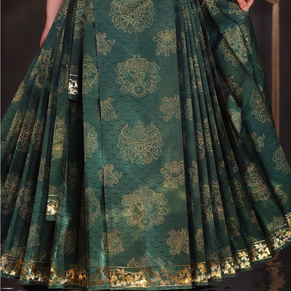 Hanfu Ma Mian Skirt | Green Gold Brocade | Traditional Chinese Skirt